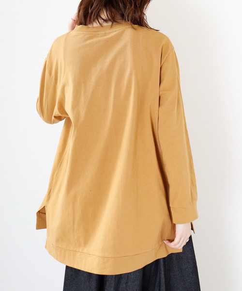 Emago(イマゴ)の「EMAGO 葉っぱロゴ刺繍チュニック(Tシャツ/カットソー・レディース・ベージュ/マスタード/ネイビー・FREE)」の9枚目の写真