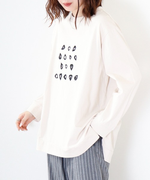 Emago(イマゴ)の「EMAGO 葉っぱロゴ刺繍チュニック(Tシャツ/カットソー・レディース・ベージュ/マスタード/ネイビー・FREE)」の14枚目の写真