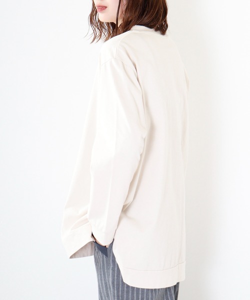 Emago(イマゴ)の「EMAGO 葉っぱロゴ刺繍チュニック(Tシャツ/カットソー・レディース・ベージュ/マスタード/ネイビー・FREE)」の15枚目の写真