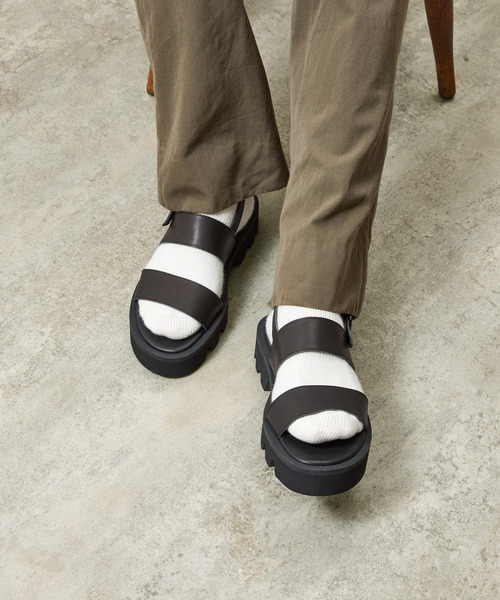 And A（アンドエー）の「PADRONE パドローネ / BACK STRAP SANDALS with Chunky Sole バックストラップサンダル チャンキーソール / PU2308-3206（サンダル・メンズ・ブラック・40/41/42）」の3枚目の写真