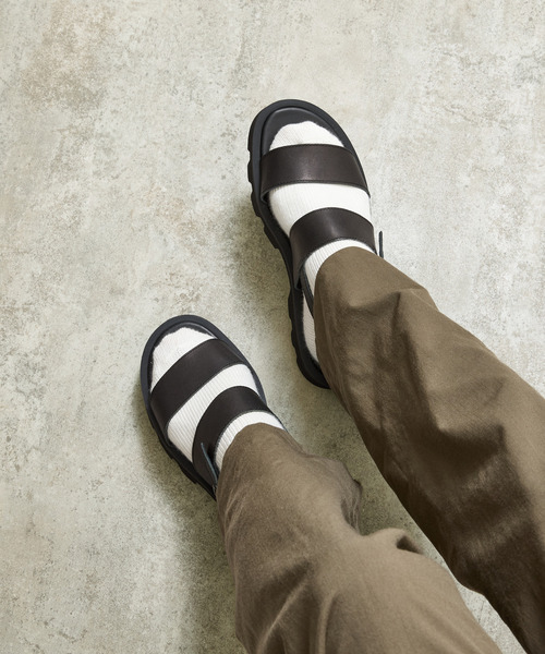 And A（アンドエー）の「PADRONE パドローネ / BACK STRAP SANDALS with Chunky Sole バックストラップサンダル チャンキーソール / PU2308-3206（サンダル・メンズ・ブラック・40/41/42）」の2枚目の写真