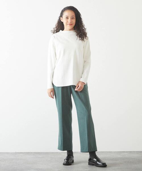 MELROSE claire（メルローズ クレール）の「【程よい厚み安心感のあるコットンスムースプルオーバー】（Tシャツ/カットソー・レディース・グレイッシュベージュ/ブラック/オフホワイト・FREE）」の5枚目の写真