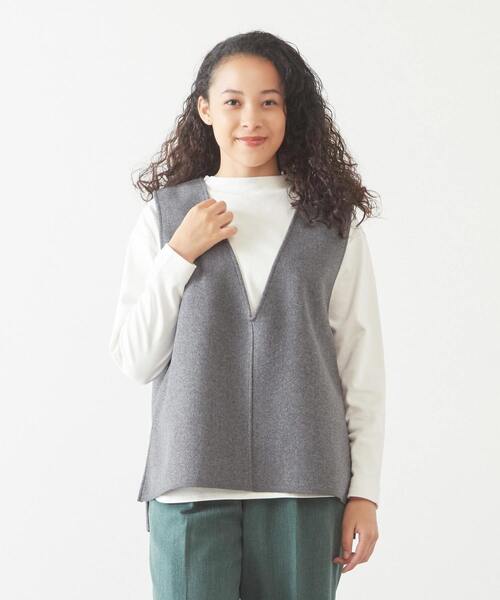 MELROSE claire（メルローズ クレール）の「【程よい厚み安心感のあるコットンスムースプルオーバー】（Tシャツ/カットソー・レディース・グレイッシュベージュ/ブラック/オフホワイト・FREE）」の6枚目の写真