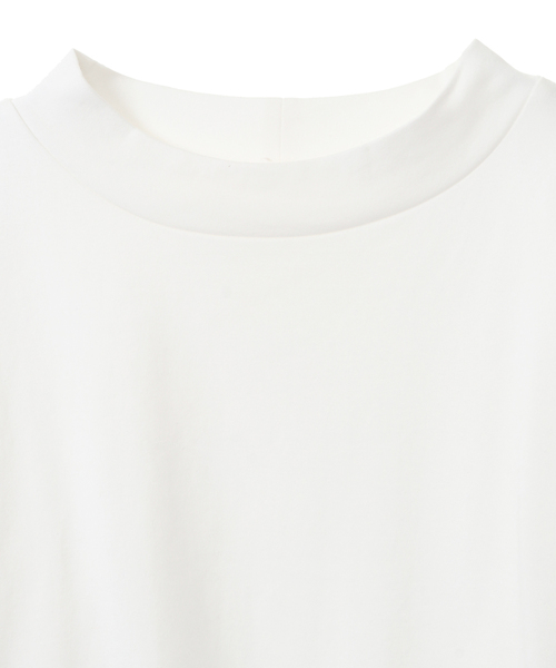 MELROSE claire（メルローズ クレール）の「【程よい厚み安心感のあるコットンスムースプルオーバー】（Tシャツ/カットソー・レディース・グレイッシュベージュ/ブラック/オフホワイト・FREE）」の9枚目の写真