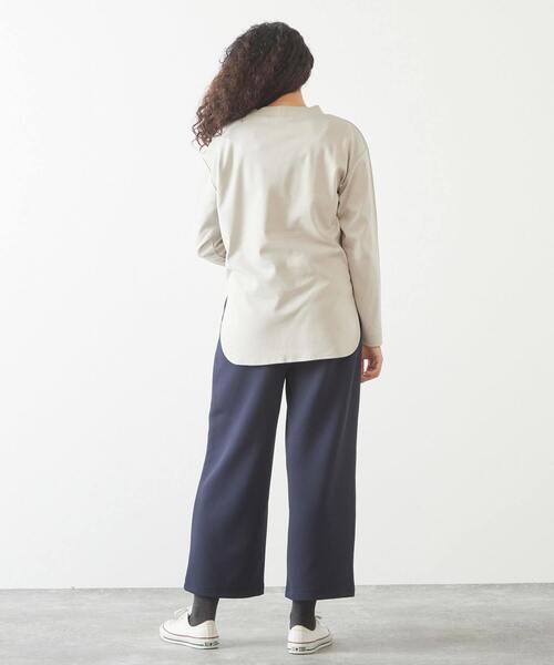 MELROSE claire（メルローズ クレール）の「【程よい厚み安心感のあるコットンスムースプルオーバー】（Tシャツ/カットソー・レディース・グレイッシュベージュ/ブラック/オフホワイト・FREE）」の15枚目の写真