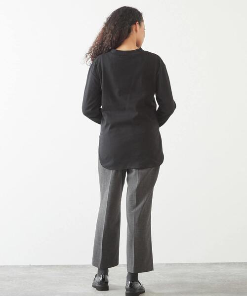 MELROSE claire（メルローズ クレール）の「【程よい厚み安心感のあるコットンスムースプルオーバー】（Tシャツ/カットソー・レディース・グレイッシュベージュ/ブラック/オフホワイト・FREE）」の22枚目の写真