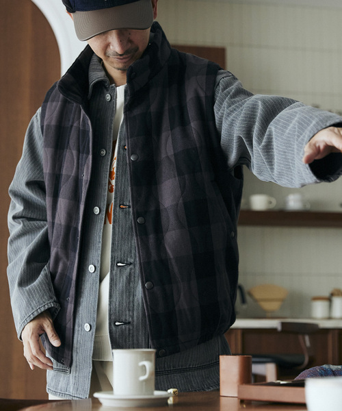 JOURNAL STANDARD relume（ジャーナルスタンダード　レリューム）の「【FROSTPROOF / フロストプルーフ】別注 PUFF ベスト（ベスト・メンズ・ブラック/レッド・MEDIUM/LARGE）」の11枚目の写真