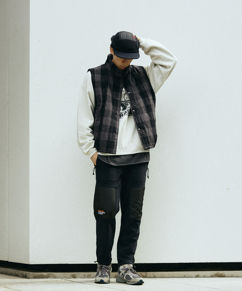 JOURNAL STANDARD relume（ジャーナルスタンダード　レリューム）の「【FROSTPROOF / フロストプルーフ】別注 PUFF ベスト（ベスト・メンズ・ブラック/レッド・MEDIUM/LARGE）」の14枚目の写真