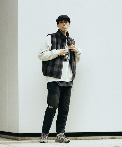 JOURNAL STANDARD relume（ジャーナルスタンダード　レリューム）の「【FROSTPROOF / フロストプルーフ】別注 PUFF ベスト（ベスト・メンズ・ブラック/レッド・MEDIUM/LARGE）」の18枚目の写真