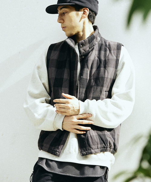 JOURNAL STANDARD relume（ジャーナルスタンダード　レリューム）の「【FROSTPROOF / フロストプルーフ】別注 PUFF ベスト（ベスト・メンズ・ブラック/レッド・MEDIUM/LARGE）」の20枚目の写真