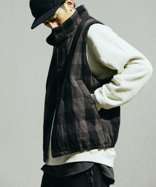 JOURNAL STANDARD relume（ジャーナルスタンダード　レリューム）の「【FROSTPROOF / フロストプルーフ】別注 PUFF ベスト（ベスト・メンズ・ブラック/レッド・MEDIUM/LARGE）」の21枚目の写真