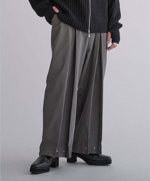 Ellno Loset(エルノロゼット)の「マルチウェイボックスタックコットンパンツ(その他パンツ・メンズ・ベージュ/チャコールグレー・SMALL/MEDIUM/LARGE)」の22枚目の写真