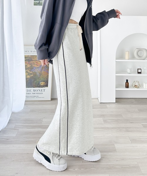 セール】【mily bilet】スポーティムードを楽しむ一着。サイドライン