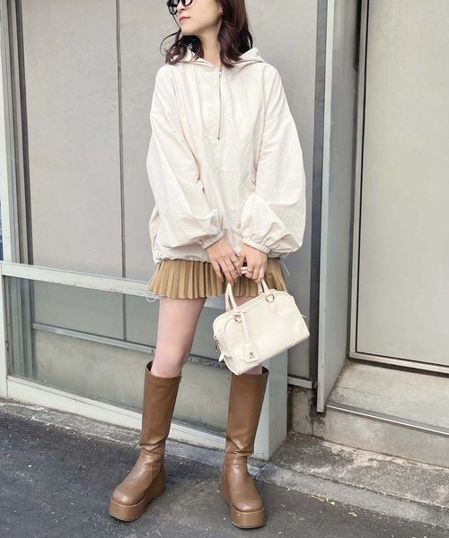 one after another NICE CLAUP（ワンアフターアナザーナイスクラップ）の「アノラックパーカー【ZOZO限定商品】（ナイロンジャケット・レディース・オフホワイト/アイボリー/ブラック・FREE）」の4枚目の写真