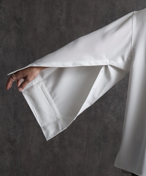 Art re A select（アトリエセレクト）の「シルキースムース 2wayアームスリット ボリュームスリーブ オーバーサイズシャツ（シャツ/ブラウス・メンズ・ホワイト/ブラック・M/L）」の11枚目の写真