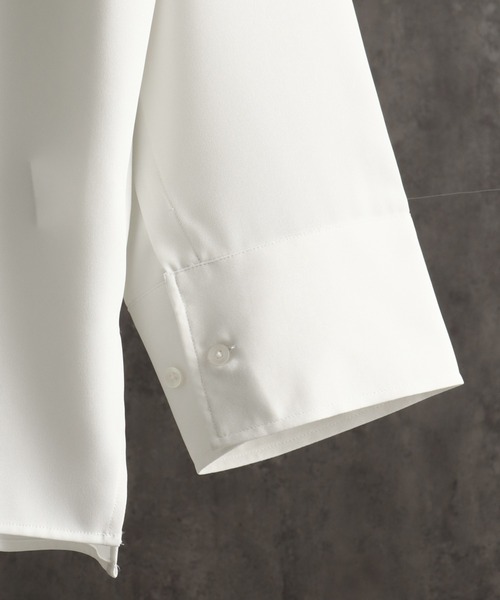 Art re A select（アトリエセレクト）の「シルキースムース 2wayアームスリット ボリュームスリーブ オーバーサイズシャツ（シャツ/ブラウス・メンズ・ホワイト/ブラック・M/L）」の10枚目の写真