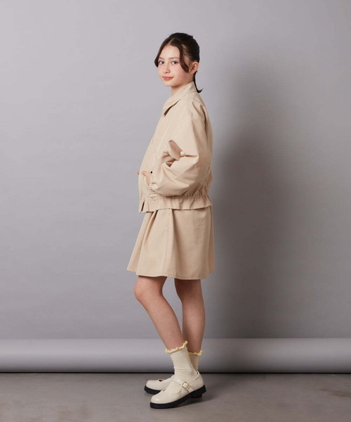 a.v.v（アーヴェヴェ）の「[100-130]【セットアップ対応】ハイウエストタックスカート（スカート・キッズ・ネイビー/ベージュ・100/110/120/130）」の14枚目の写真