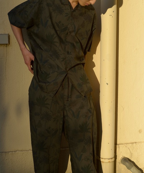 TROVE（トローヴ）の「TROVE 2024SS / LIBERTY EASY TROUSERS（その他パンツ・メンズ・ダークグリーン/グリーン・3/2）」の3枚目の写真