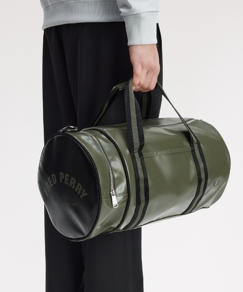 FRED PERRY(フレッドペリー)の「Classic Barrel Bag/クラシックバレルバッグ(ドラムバッグ・メンズ・ネイビー/ブラック/ブラウン/グレー/マルーン/ダークグリーン/ホワイト/ネイビー系/ライトオリーブ/グリーン/ブラウン系その他/ダークネイビー/グリーン系その他・ONE SIZE)」の19枚目の写真