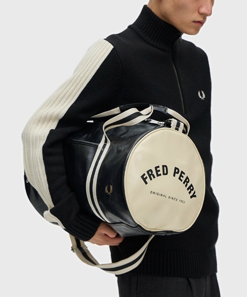 【新品未使用、タグ付き】フレッドペリー Classic Barrel Bag Tonal Classic Barrel Bag(1SZ 774：BLACK / GOLD): | FRED