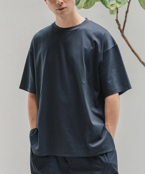 ATON(エイトン)の「【ATON / エイトン】別注 SUVIN60/2 SEMI ROUND-HEM Tシャツ(Tシャツ/カットソー・メンズ・ブラック/ネイビー/コバルトブルー/ホワイト/キャメル/ボルドー・4/6/2)」の3枚目の写真