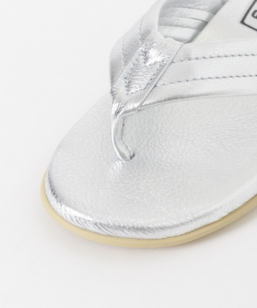  SLIPPER シルバー トングサンダル 箱付き ISLAND SLIPPER シルバー トングサンダル 箱付き - メルカリ