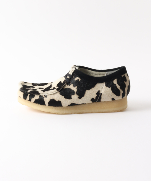 Clarks(クラークス)の「【Clarks / クラークス】Wallabee Cow Print Hair On(モカシン/デッキシューズ・メンズ・ブラック系その他・65/70/75/80/85/90)」の2枚目の写真