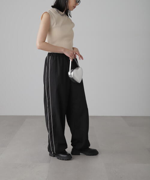 FREE'S MART（フリーズマート）の「［洗える］マシンウォッシャブル総針ボトルネックノースリーブニット（ニット/セーター・レディース・ホワイト系その他/ブラック/イエロー/ホワイト/ライトグリーン・FREE）」の6枚目の写真