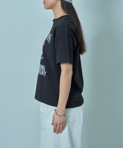 COLONY 2139(コロニートゥーワンスリーナイン)の「コンパクトカレッジTシャツ(Tシャツ/カットソー・レディース・ブラック/オフホワイト・FREE)」の21枚目の写真