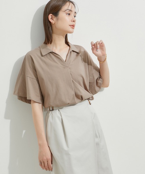 le cercle ADAM ET ROPE'（ルセルクルアダムエロペ）の「スキッパーフレアＴシャツ（Tシャツ/カットソー・レディース・ホワイト/ブラック/ブラウン/グリーン・FREE）」の4枚目の写真