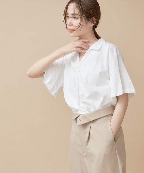 le cercle ADAM ET ROPE'（ルセルクルアダムエロペ）の「スキッパーフレアＴシャツ（Tシャツ/カットソー・レディース・ホワイト/ブラック/ブラウン/グリーン・FREE）」の2枚目の写真