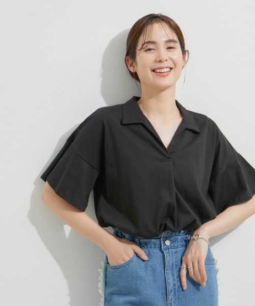 le cercle ADAM ET ROPE'（ルセルクルアダムエロペ）の「スキッパーフレアＴシャツ（Tシャツ/カットソー・レディース・ホワイト/ブラック/ブラウン/グリーン・FREE）」の3枚目の写真