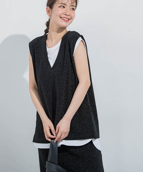 VICKY（ビッキー）の「【セットアップ対応】ラメVタンクトップ≪手洗い可能≫（タンクトップ・レディース・ブラック/シルバー系その他・M）」の4枚目の写真