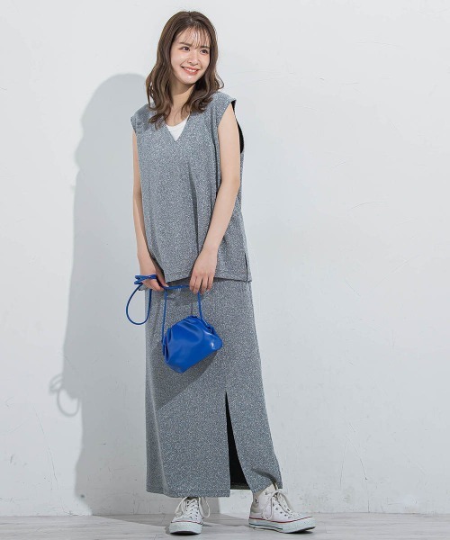 VICKY（ビッキー）の「【セットアップ対応】ラメVタンクトップ≪手洗い可能≫（タンクトップ・レディース・ブラック/シルバー系その他・M）」の15枚目の写真