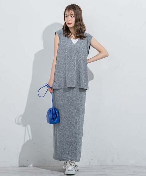 VICKY（ビッキー）の「【セットアップ対応】ラメVタンクトップ≪手洗い可能≫（タンクトップ・レディース・ブラック/シルバー系その他・M）」の16枚目の写真