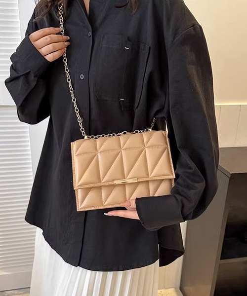 Amulet(アミュレット)の「キルティング柄ショルダーバッグ(ショルダーバッグ・レディース・ブラック/ベージュ/ホワイト・FREE)」の3枚目の写真