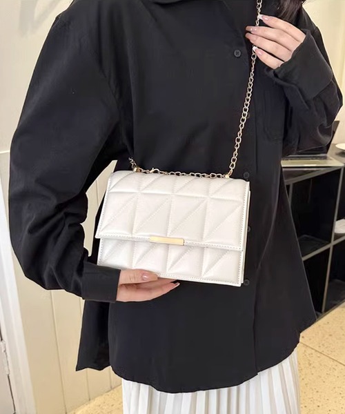 Amulet(アミュレット)の「キルティング柄ショルダーバッグ(ショルダーバッグ・レディース・ブラック/ベージュ/ホワイト・FREE)」の1枚目の写真