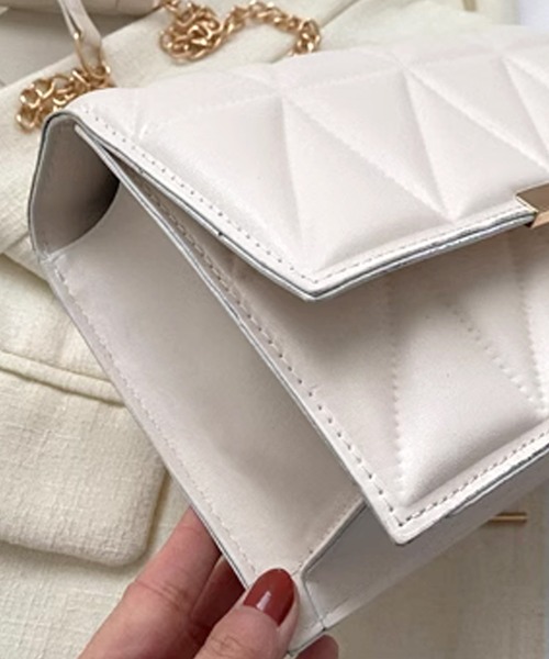 Amulet(アミュレット)の「キルティング柄ショルダーバッグ(ショルダーバッグ・レディース・ブラック/ベージュ/ホワイト・FREE)」の12枚目の写真