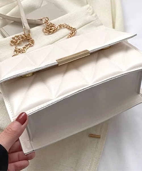 Amulet(アミュレット)の「キルティング柄ショルダーバッグ(ショルダーバッグ・レディース・ブラック/ベージュ/ホワイト・FREE)」の13枚目の写真