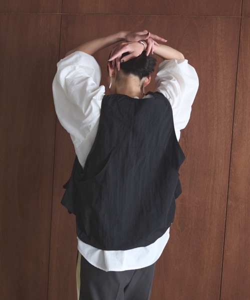 AIC.(エーアイシー)の「アウトポケットナイロンベスト(ベスト・レディース・ブラック・FREE)」の4枚目の写真