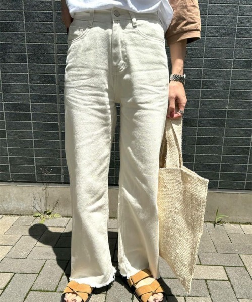 ISOOK（アイスー）の「カットオフイージーデニム(chiica select) / カットオフデニム デニムパンツ ウエストゴム フリンジ（デニムパンツ・レディース・ホワイト/ライトブルー・S/M）」の7枚目の写真