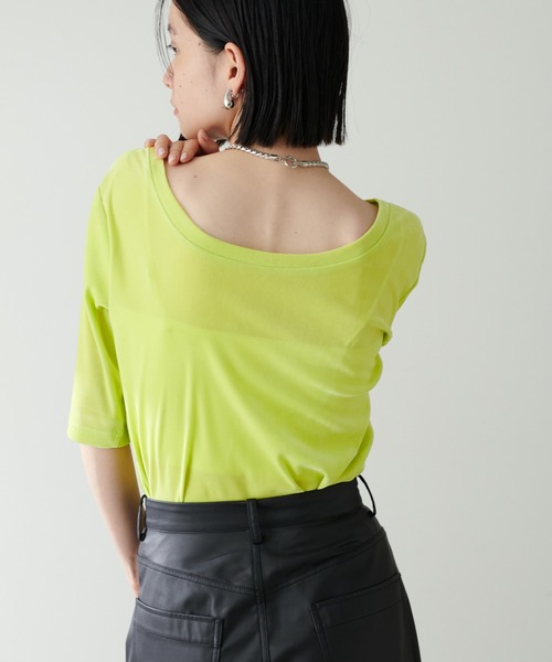 LARUTA(ラルータ)の「【LARUTA】ベロアチュール半袖プルオーバー(Tシャツ/カットソー・レディース・グリーン系その他/ブラック/アイボリー/チャコールグレー・FREE)」の4枚目の写真