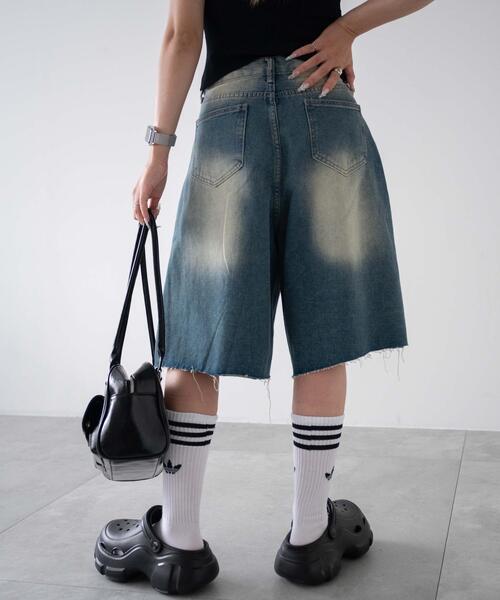 dispark(ディスパーク)の「DISPARK/ウオッシュドデニムハーフパンツ(デニムパンツ・レディース・ライトインディゴブルー/インディゴブルー・MEDIUM/LARGE)」の7枚目の写真