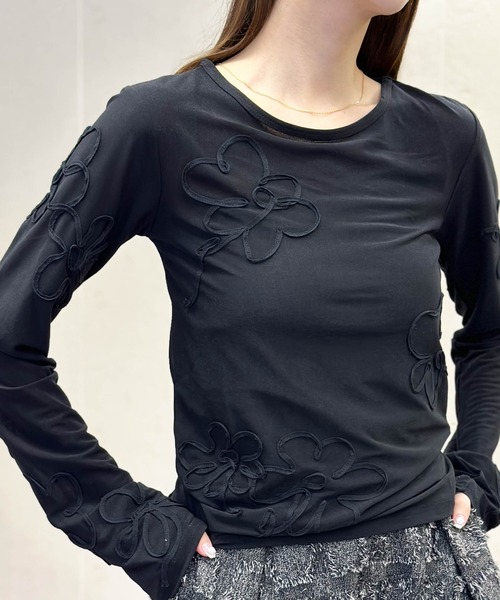 Per sist ence(パーシエンス)の「シアーコード刺繍プルオーバー(Tシャツ/カットソー・レディース・パープル/アイボリー/ブラック/グレイッシュベージュ・FREE)」の3枚目の写真