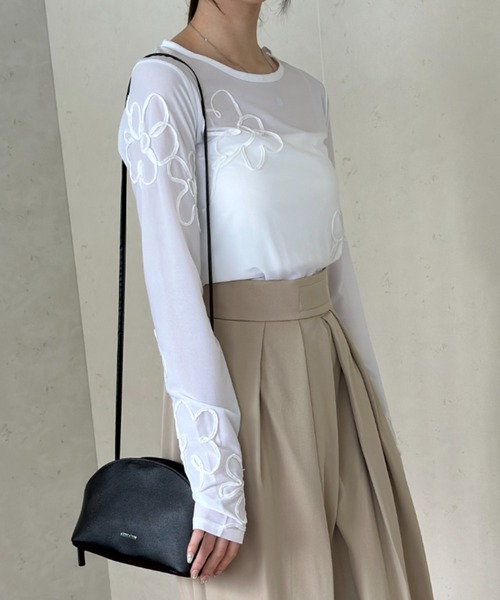 Per sist ence(パーシエンス)の「シアーコード刺繍プルオーバー(Tシャツ/カットソー・レディース・パープル/アイボリー/ブラック/グレイッシュベージュ・FREE)」の21枚目の写真