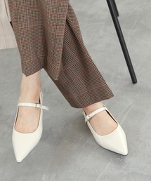 踵が踏める ゴムストラップ付きポインテッドトゥパンプス