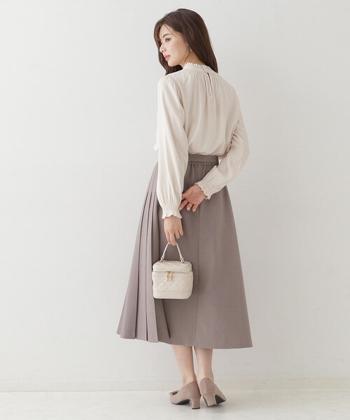 couture brooch(クチュールブローチ)の「【名品通勤ブラウス】RTピケシャーリングブラウス(シャツ/ブラウス・レディース・アイボリー/ダークグレー/ピンク・34/36/38/40/42)」の16枚目の写真