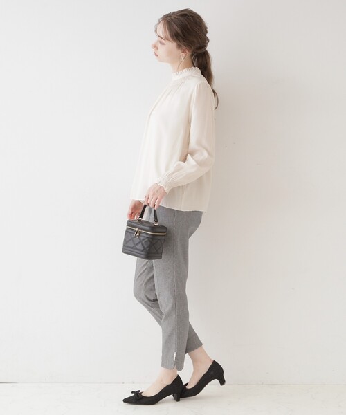 couture brooch(クチュールブローチ)の「【名品通勤ブラウス】RTピケシャーリングブラウス(シャツ/ブラウス・レディース・アイボリー/ダークグレー/ピンク・34/36/38/40/42)」の21枚目の写真