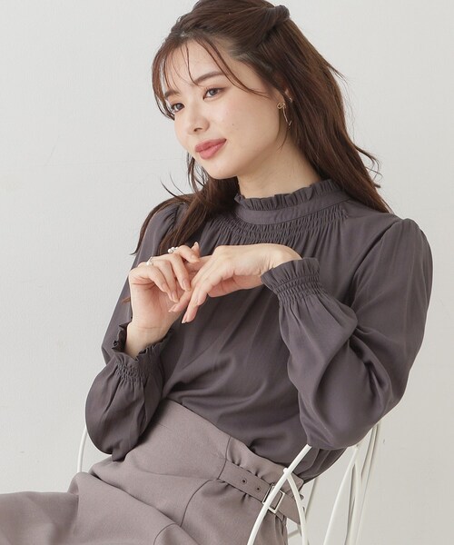 couture brooch(クチュールブローチ)の「【名品通勤ブラウス】RTピケシャーリングブラウス(シャツ/ブラウス・レディース・アイボリー/ダークグレー/ピンク・34/36/38/40/42)」の3枚目の写真