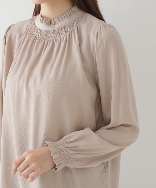 couture brooch(クチュールブローチ)の「【名品通勤ブラウス】RTピケシャーリングブラウス(シャツ/ブラウス・レディース・アイボリー/ダークグレー/ピンク・34/36/38/40/42)」の12枚目の写真